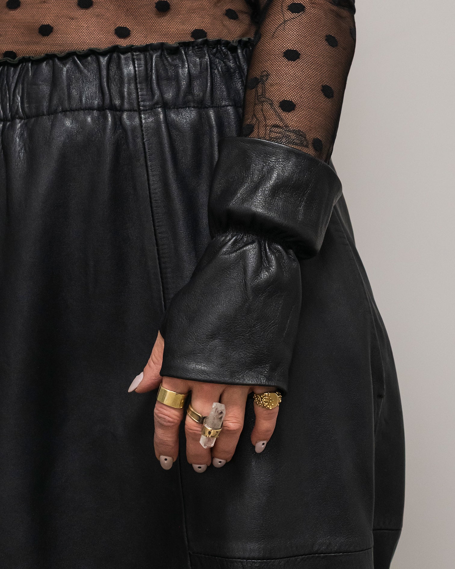 Nada Short Leather Fingerless Gloves