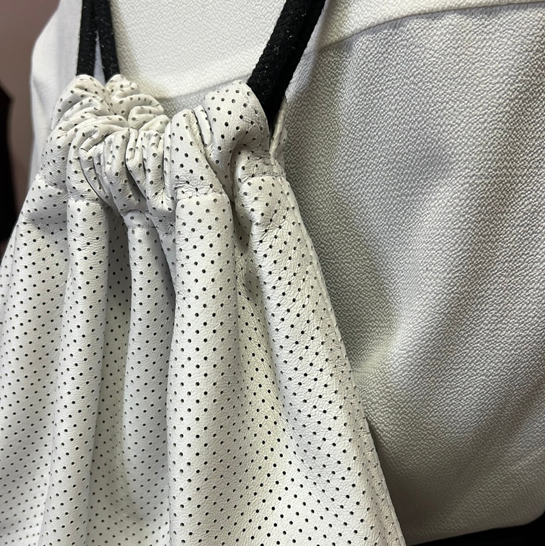 Diše | Drawstring Backpack | white perforated